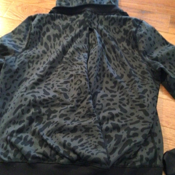 Lululemon Namaskar Hoodie - Picture 3 of 4